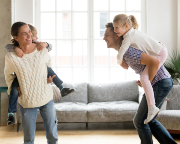 Stepmom vs. Stepdad: What’s the Difference?